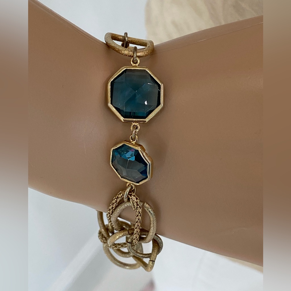Nwot. Beautiful Goldtone And Blue Stones Bracelet By Laundry By Shelli Segal